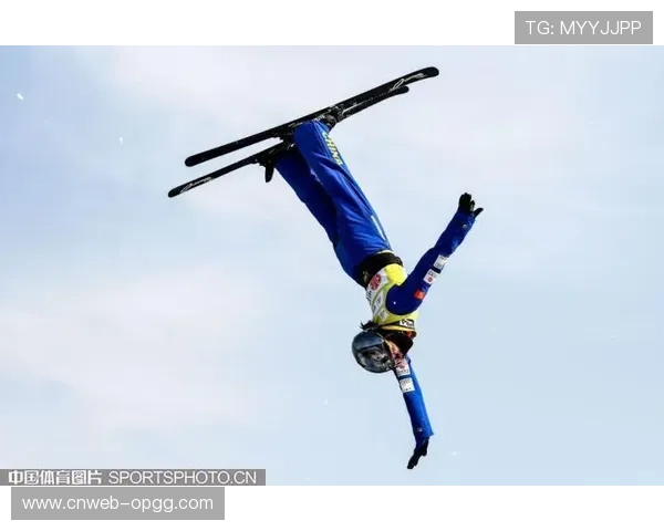 奥运冠军徐梦桃斩获个人第30个世界杯冠军，中国空中技巧队芬兰站摘金